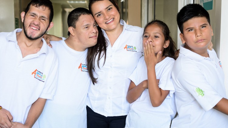 “Proyectos de apoyo terapéutico a niños y jóvenes con discapacidad” 